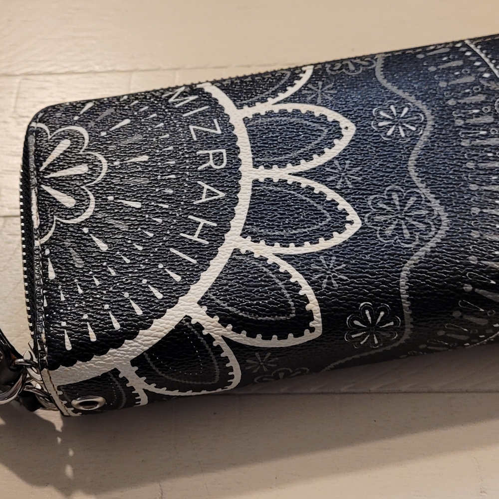 Isaac Mizrahi Black and White Patterned Wallet Wristlet - Picture 3 of 12